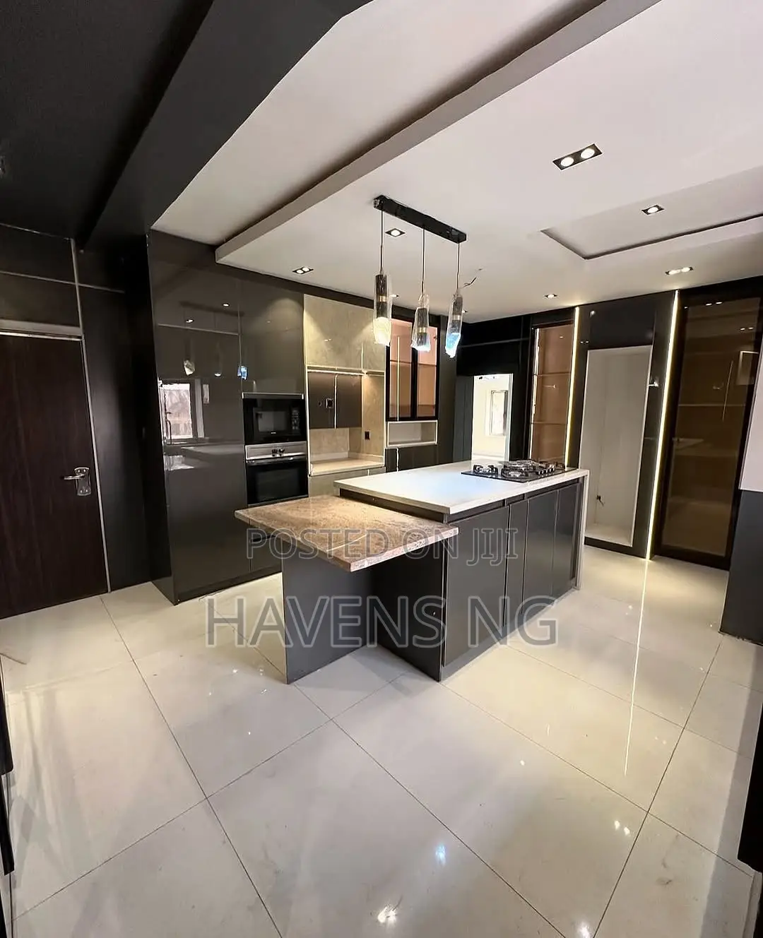 4bdrm Duplex in Life Camp for sale