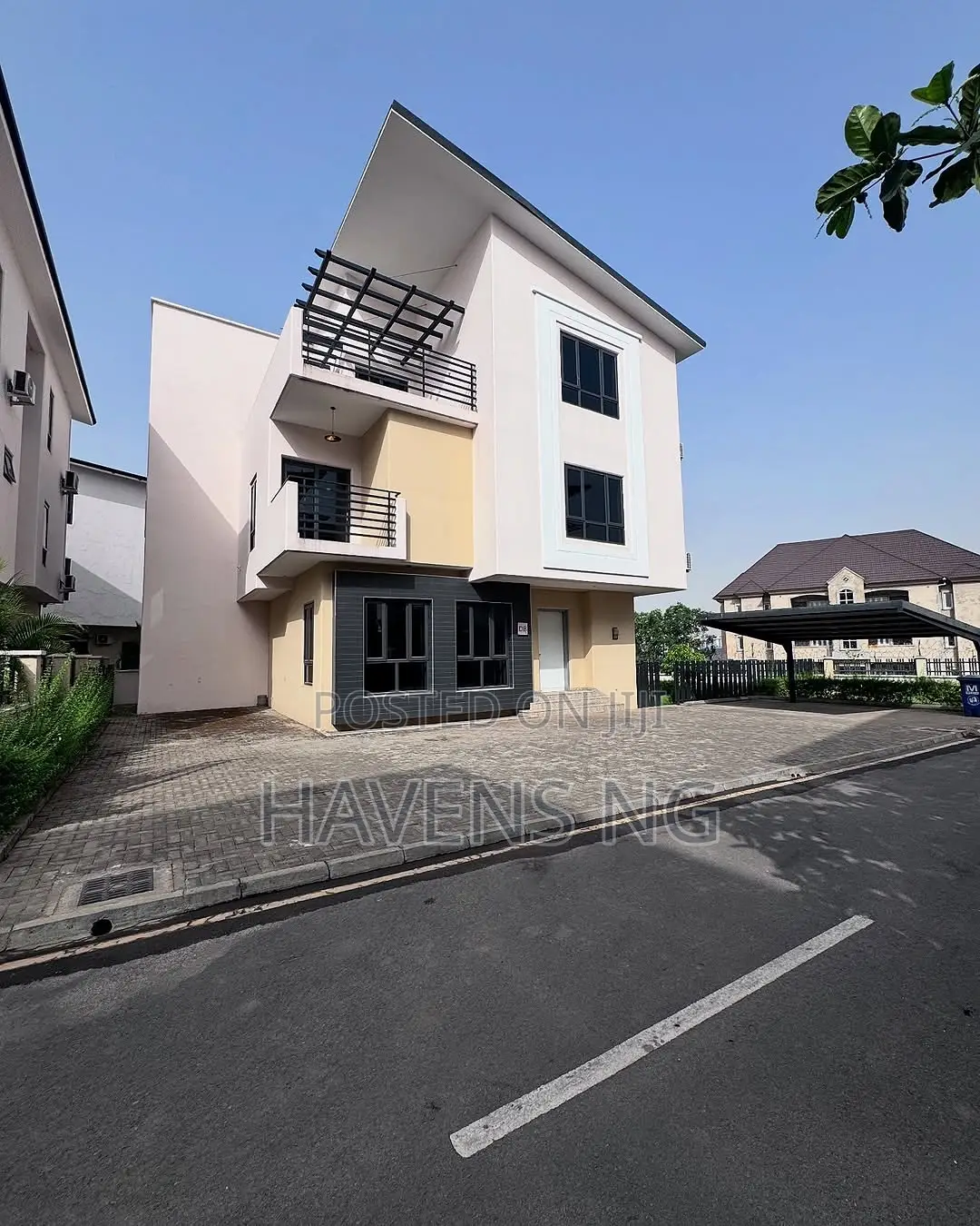 5bdrm Duplex in Wuye for sale