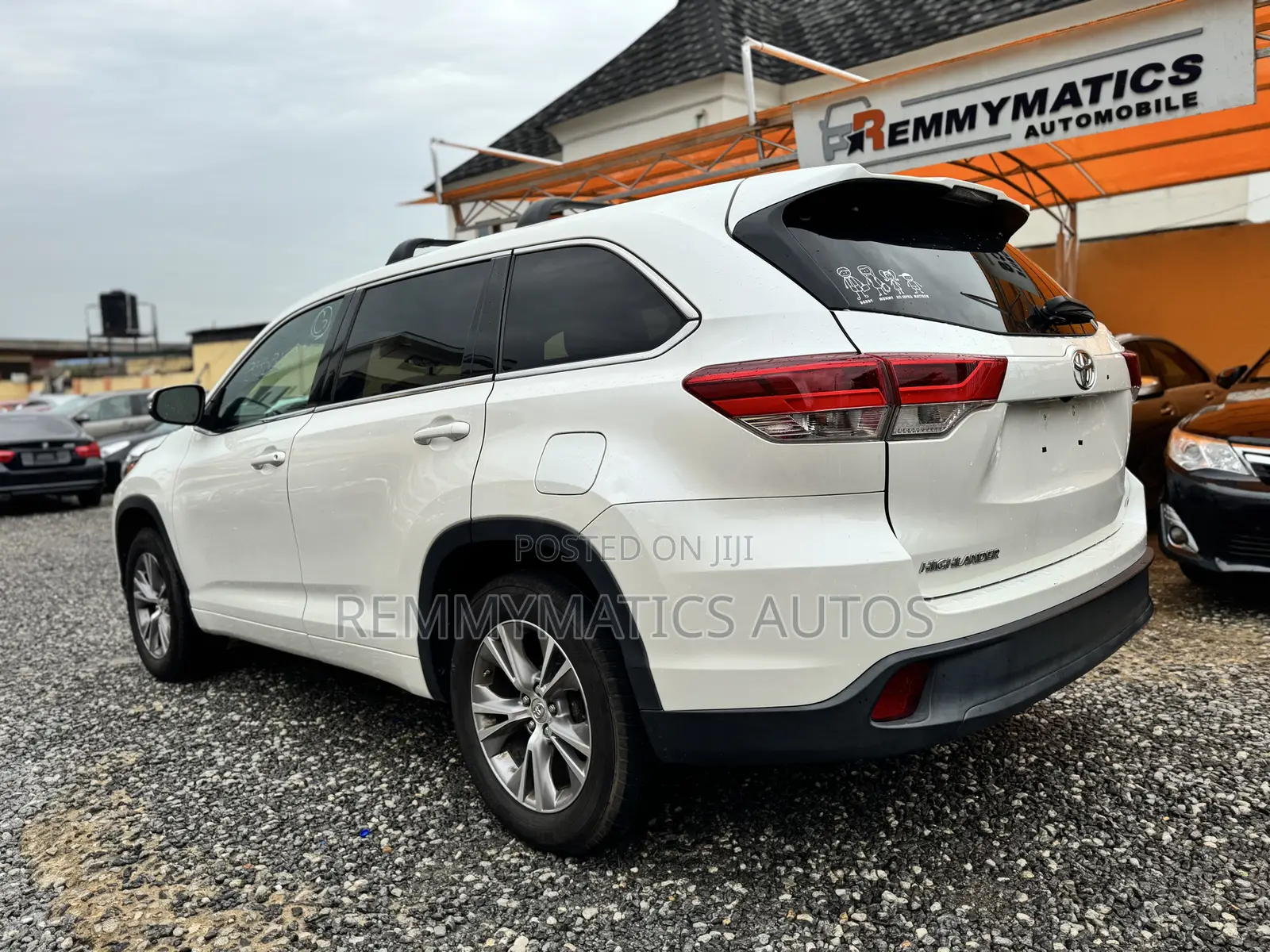 Toyota Highlander LE 4dr SUV AWD (3.5L 6cyl 6A) 2014 White
