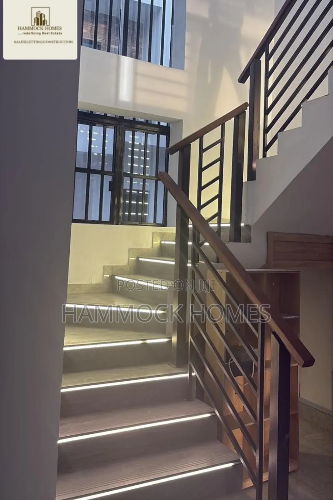 5bdrm Penthouse in Onireke Gra, Jericho for sale