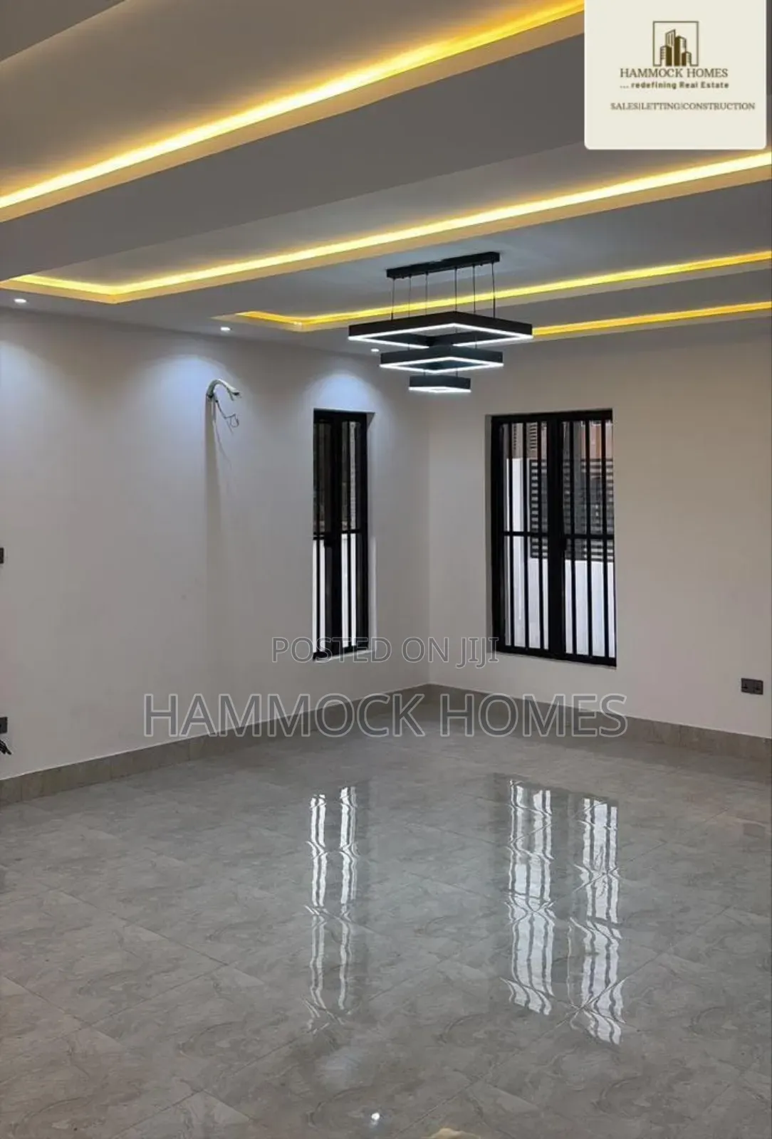 5bdrm Penthouse in Onireke Gra, Jericho for sale