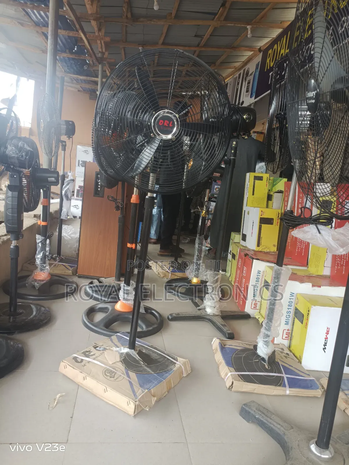 Standard New Orl 18 Inches Deluxe Industrial Standing Fan