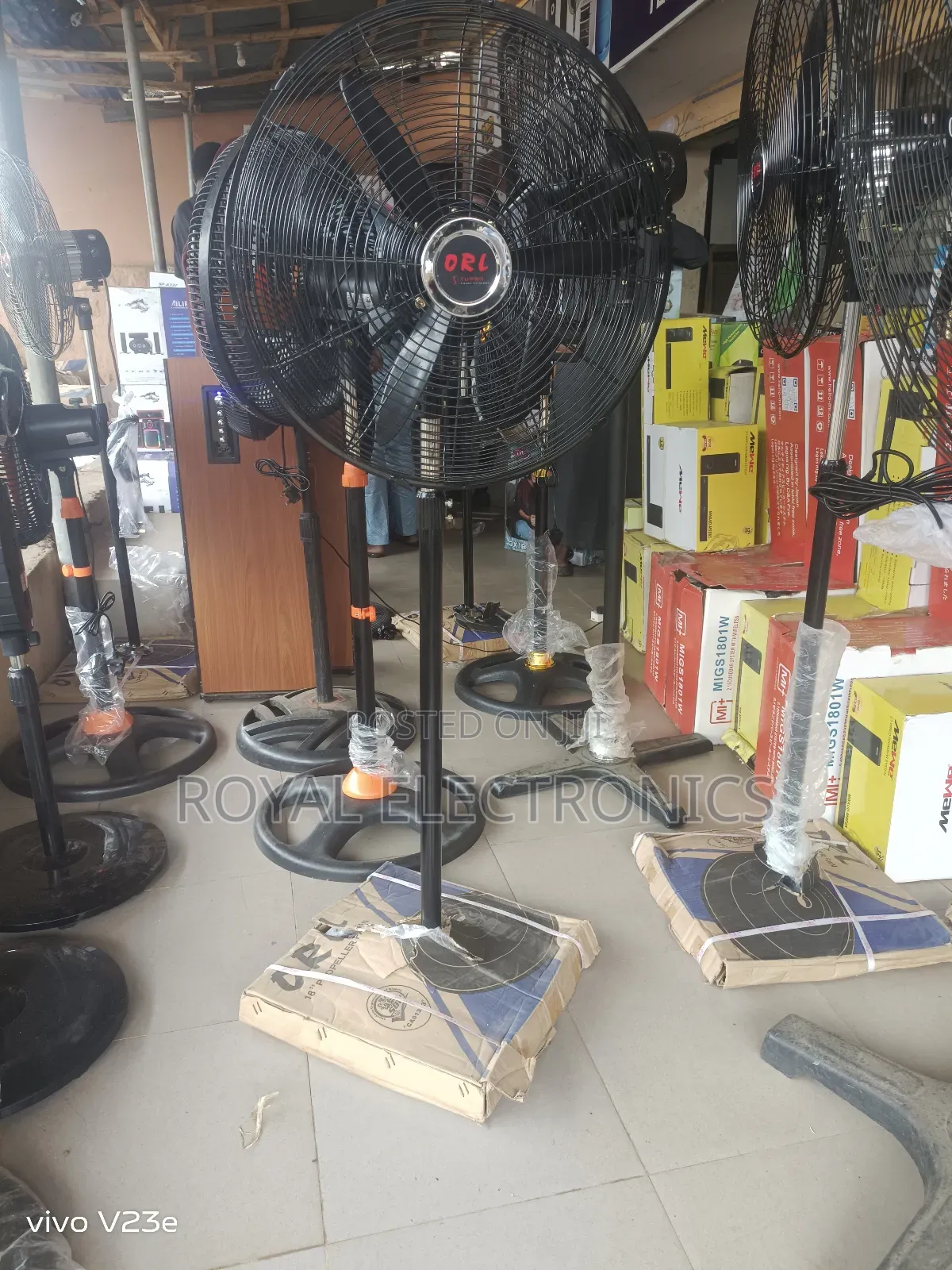 Classic New Orl 18 Inches Deluxe Industrial Standing Fan