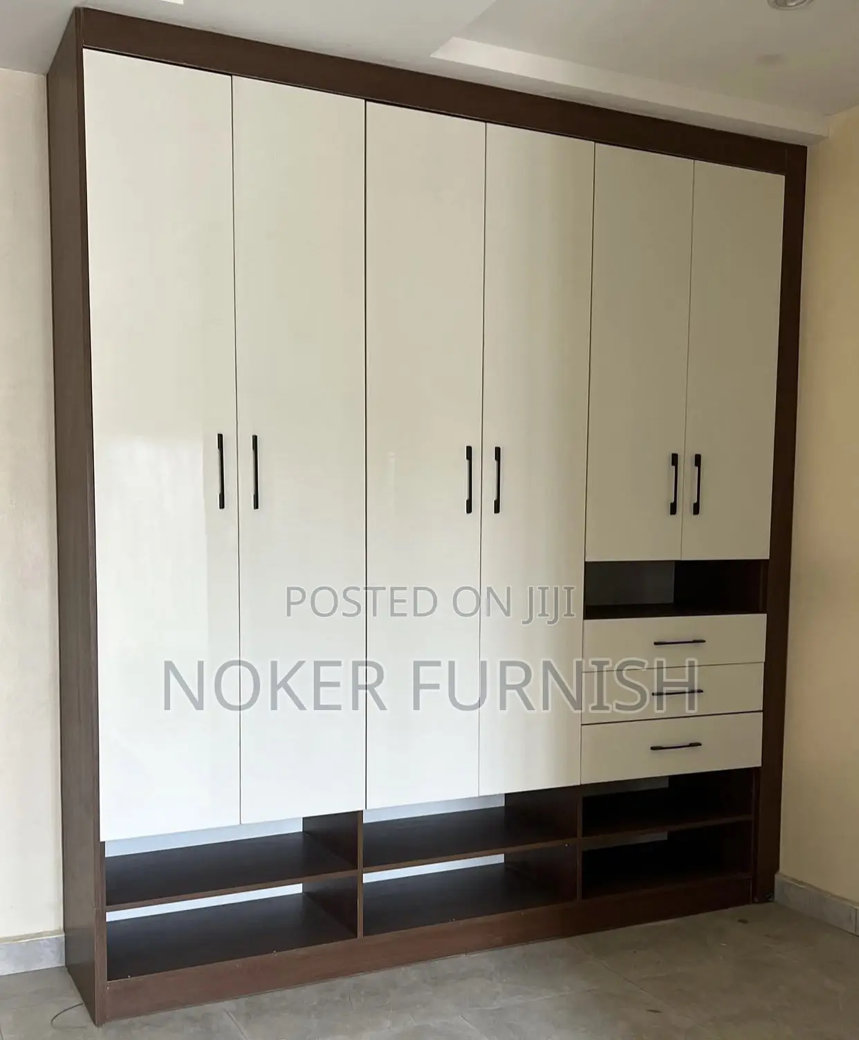 Wardrobes With Ready Shelves