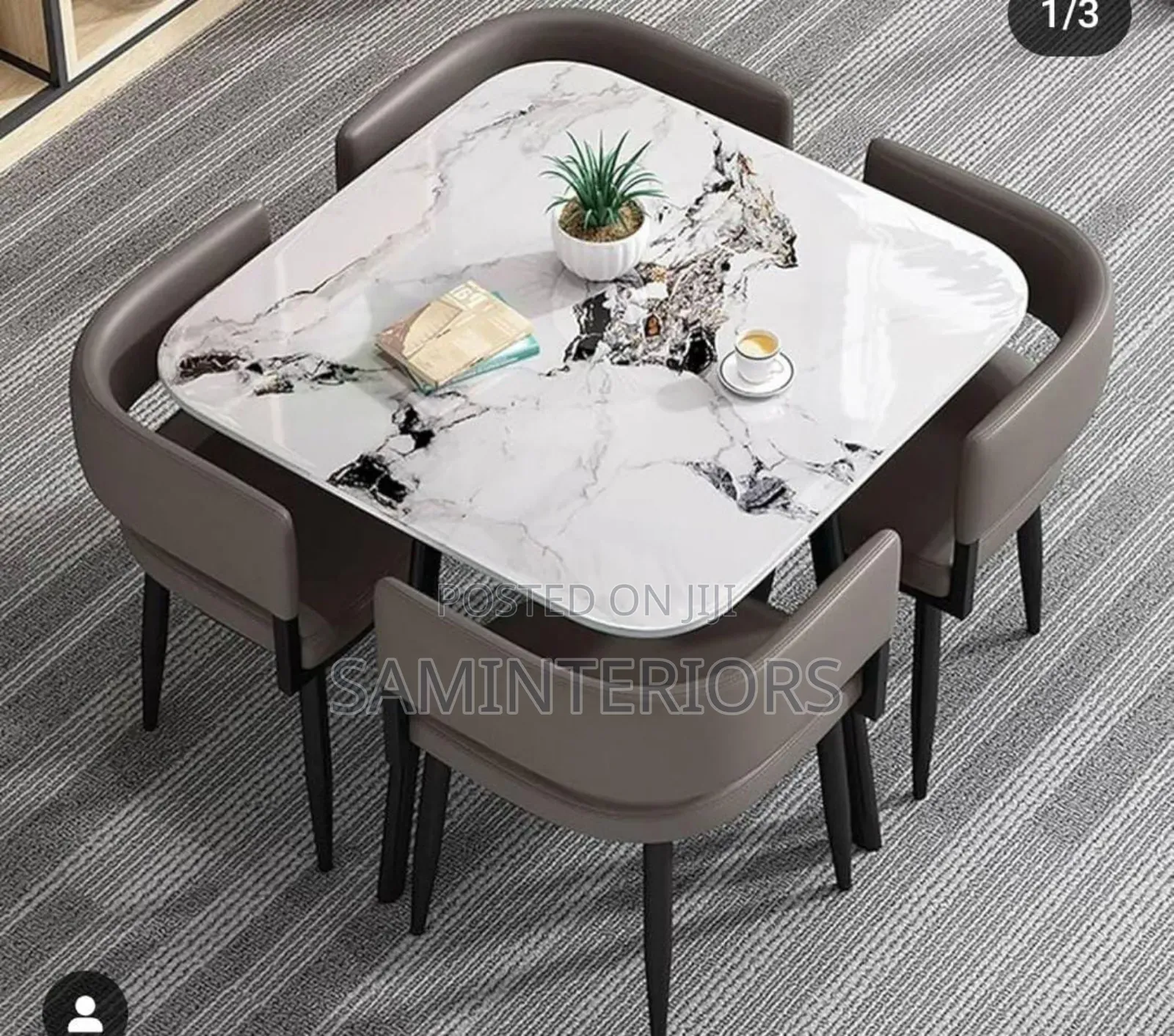 Luxury and Modern Close Up 4 Seaters Dining Set