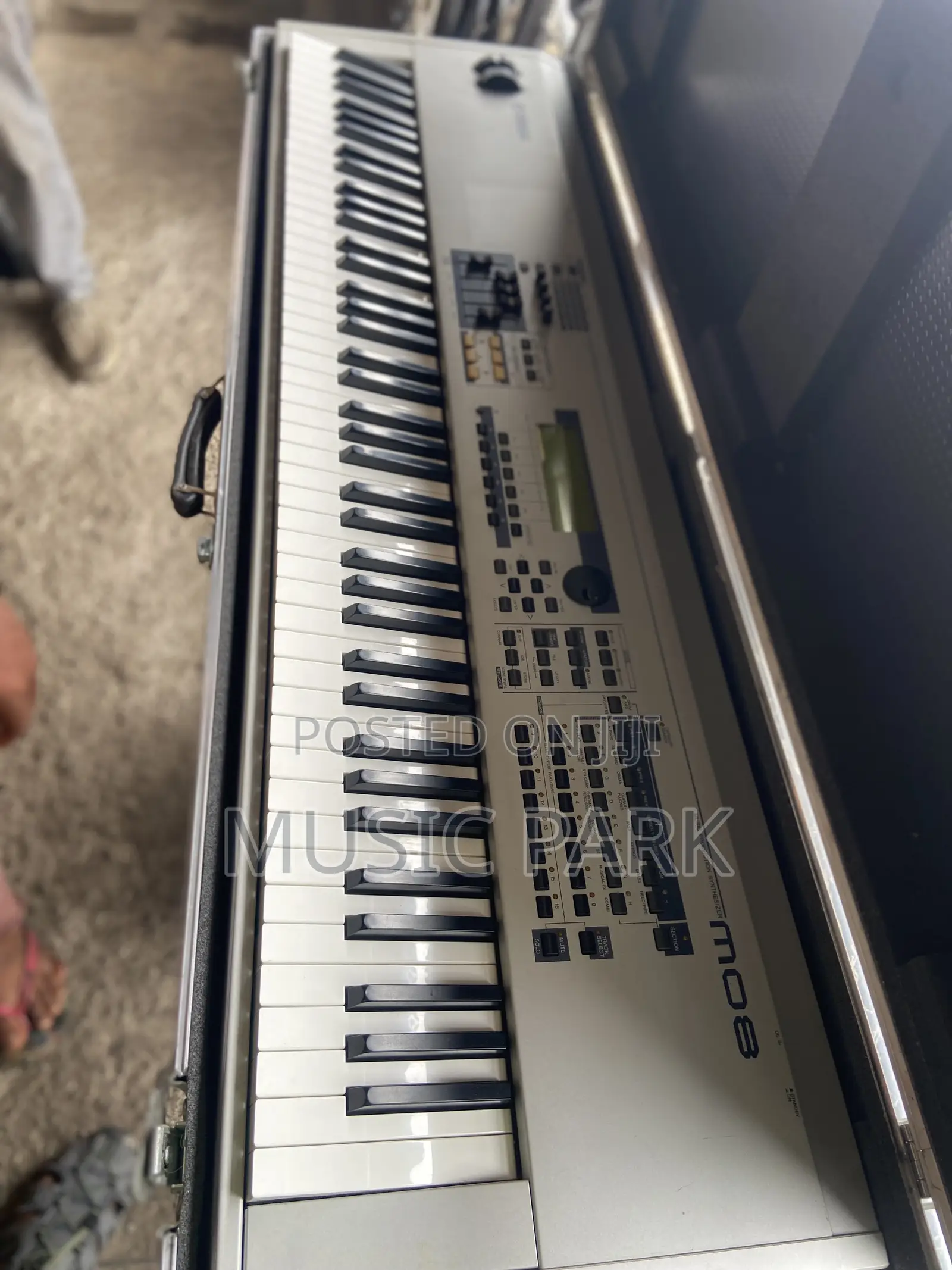 Yamaha Mo8