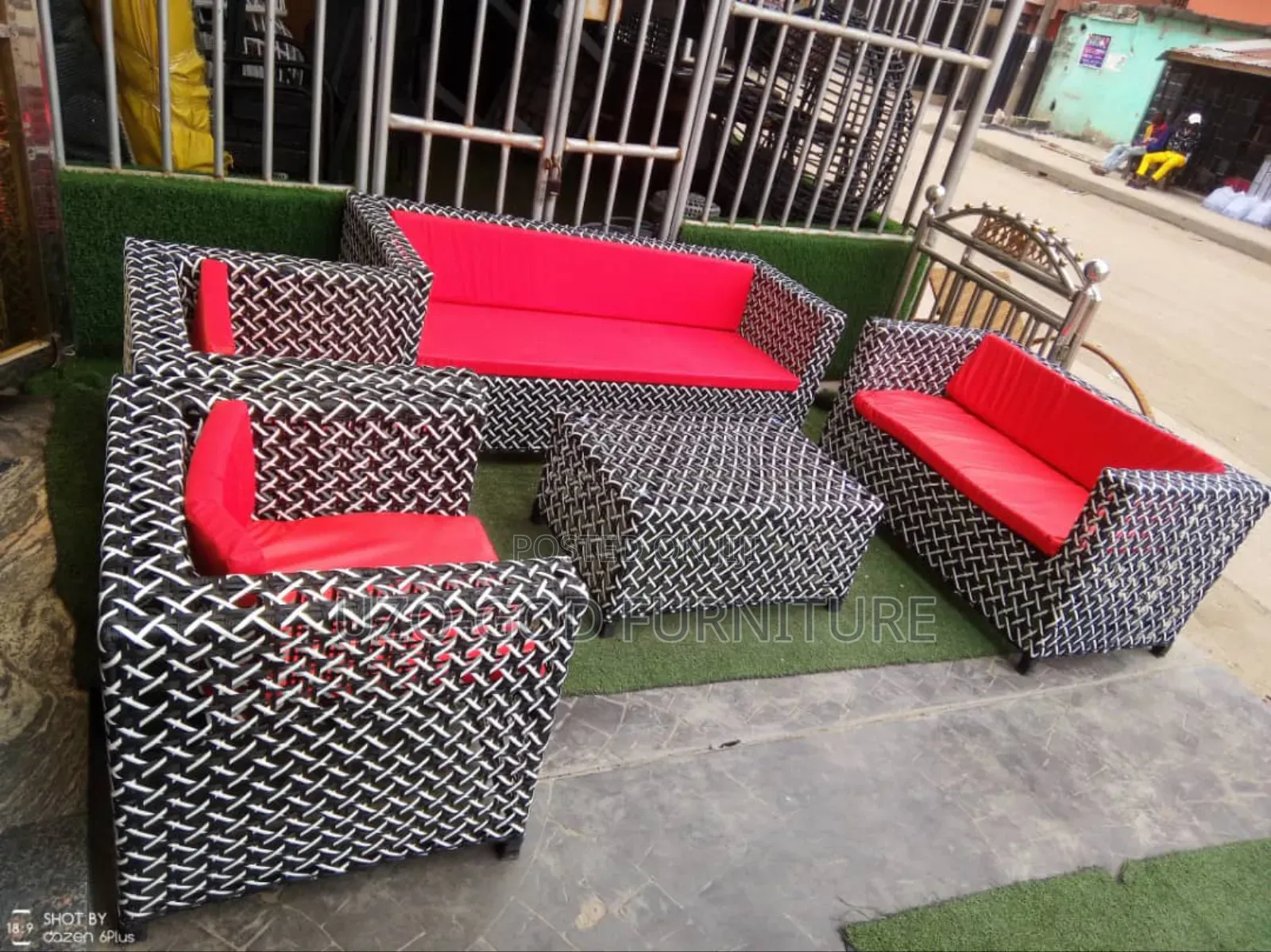 Kanash Box Chair