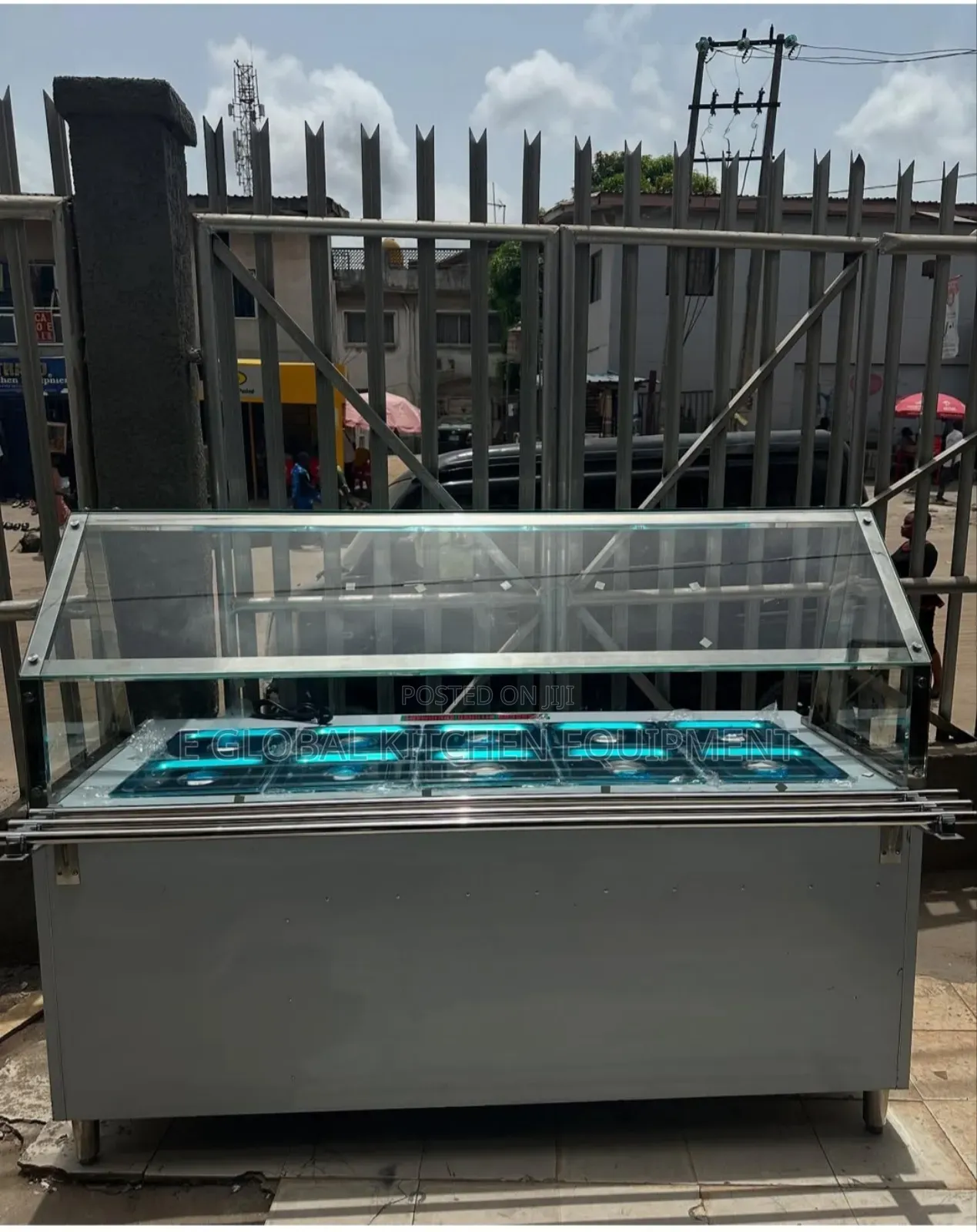 Standing Food Warmer With Cabinet