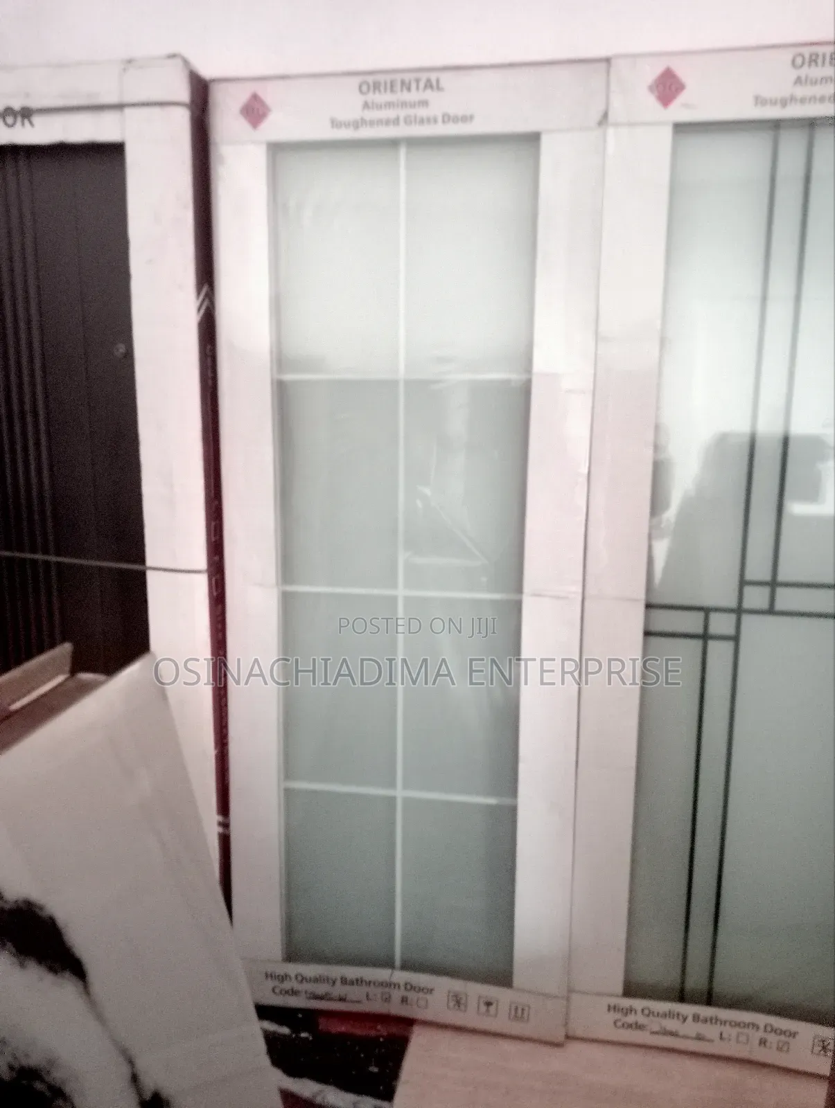 Quality Toilet Tempered Glass Door Size 750