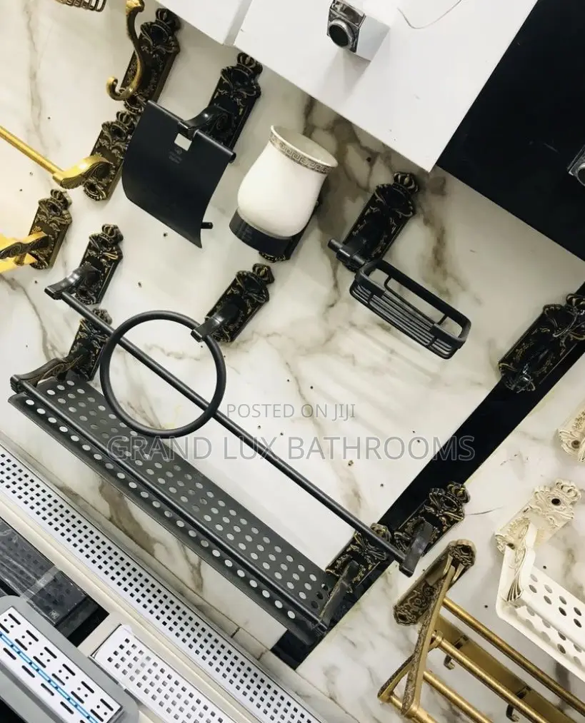 Vintage-Style Bathroom Accessories Set – Wall-Mounted Holder