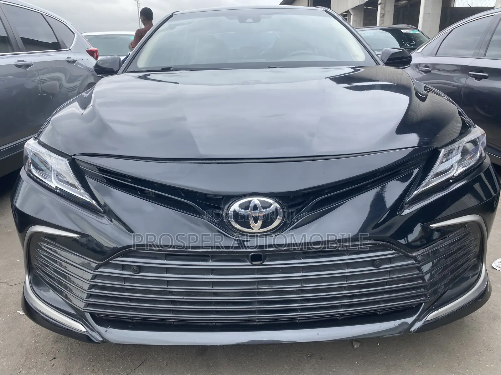 Toyota Camry XLE V6 (3.5L V6 8A) 2019 Black