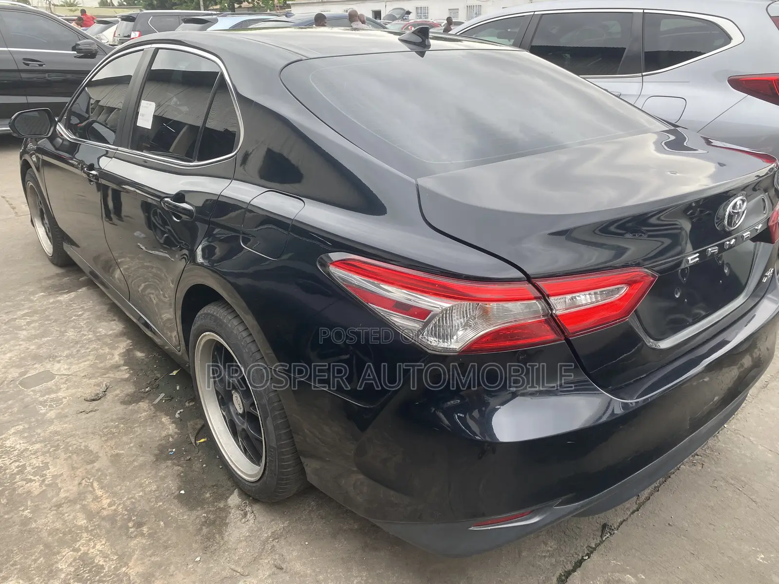 Toyota Camry XLE V6 (3.5L V6 8A) 2019 Black