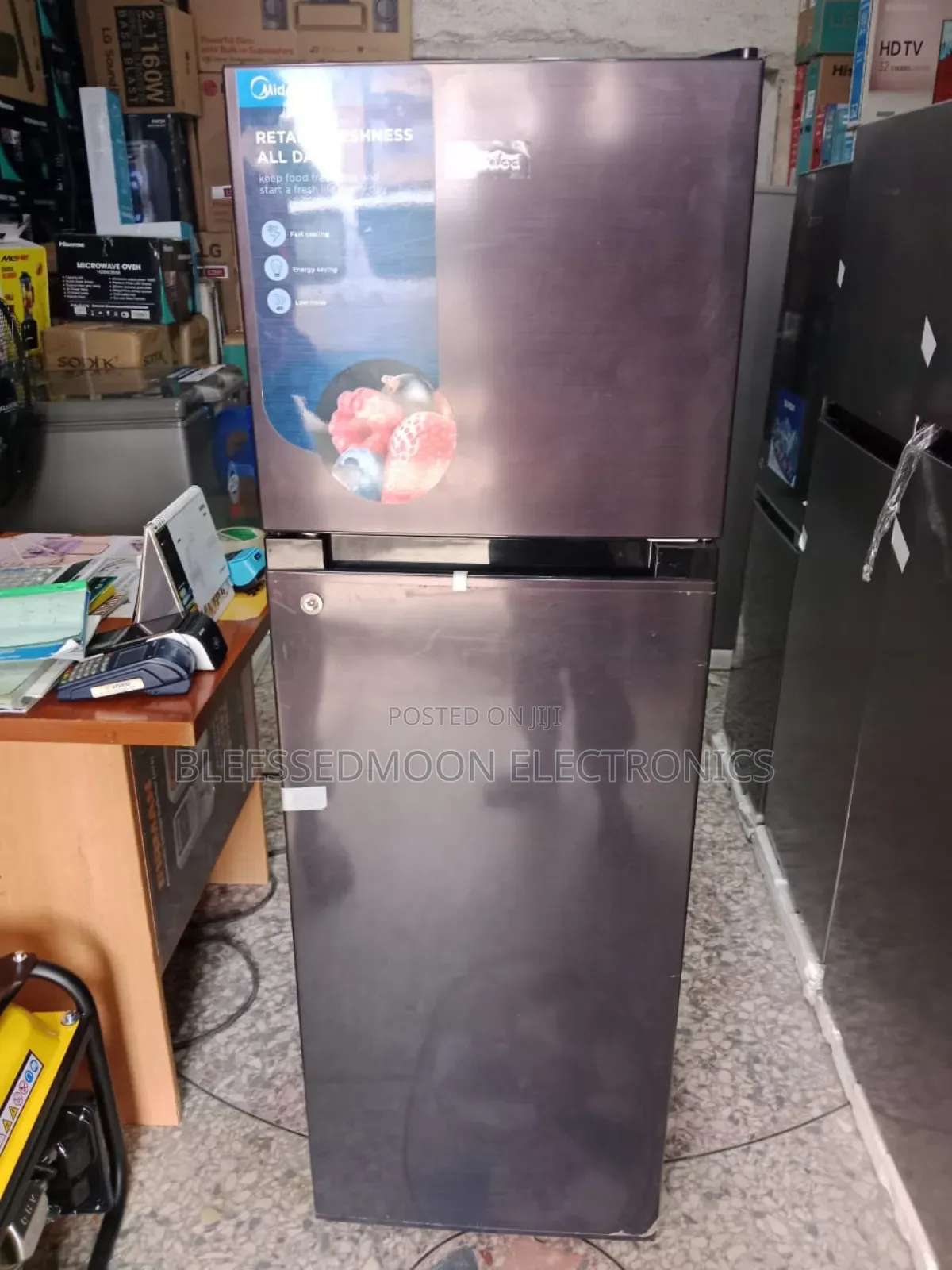 Midea Standing Fridge With Big Freezer Compartment 3 Yrs Wa