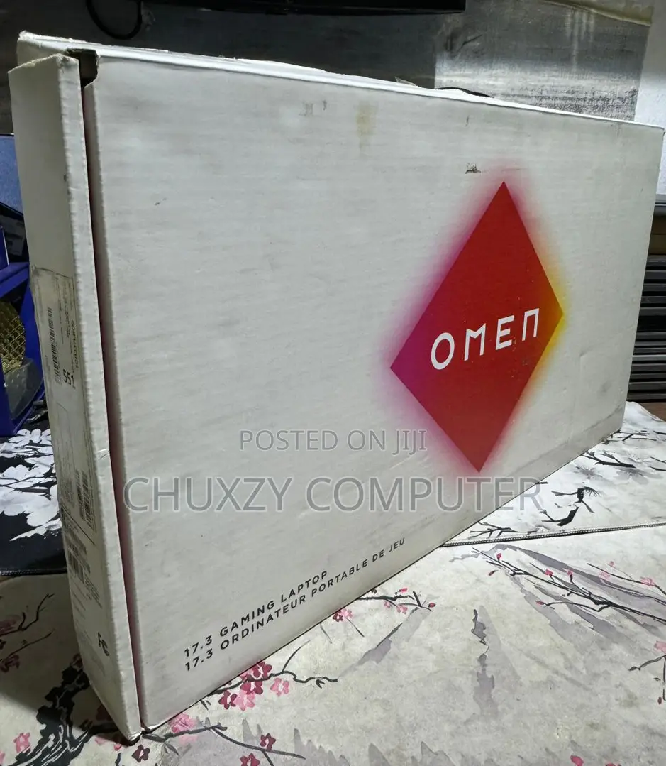 Laptop HP Omen 17-An188nr 32GB Intel Core I9 SSD 1T