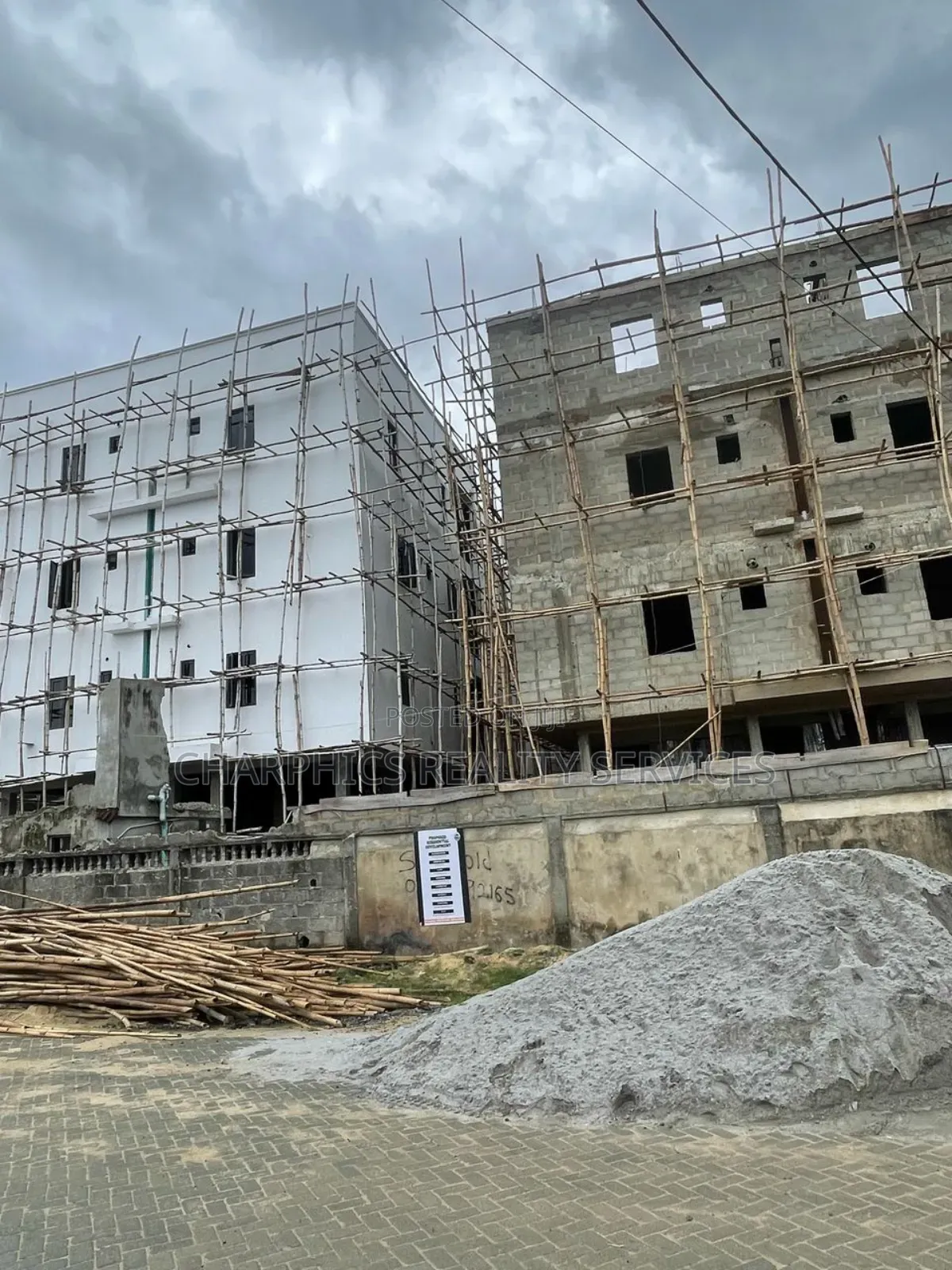 3bdrm Apartment in Jakande for sale