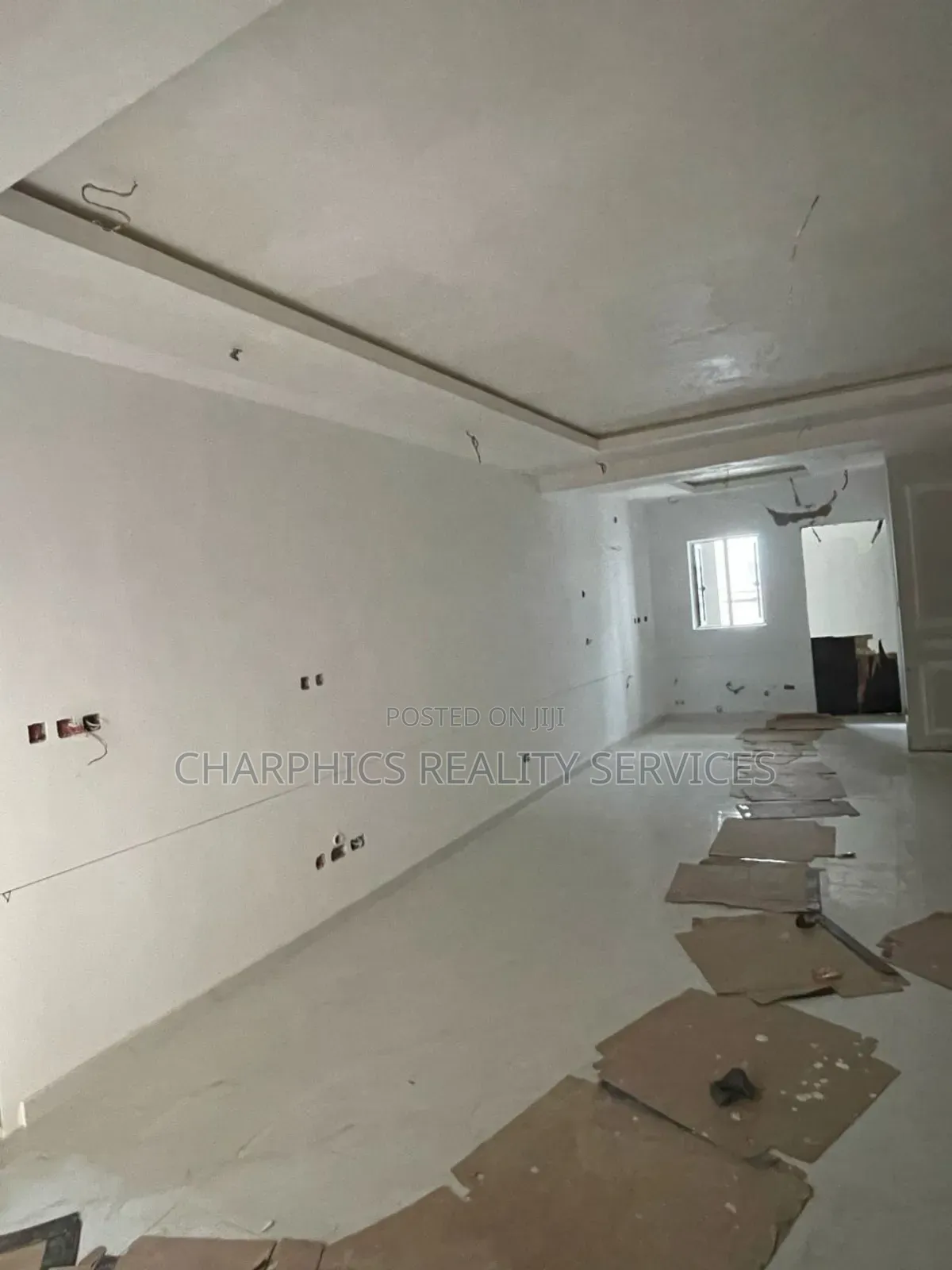 3bdrm Apartment in Jakande for sale