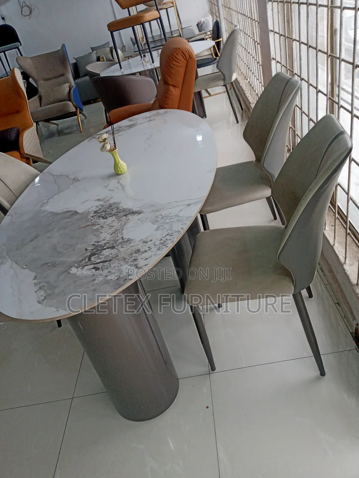 Quality Dining Table by 6 Seaters