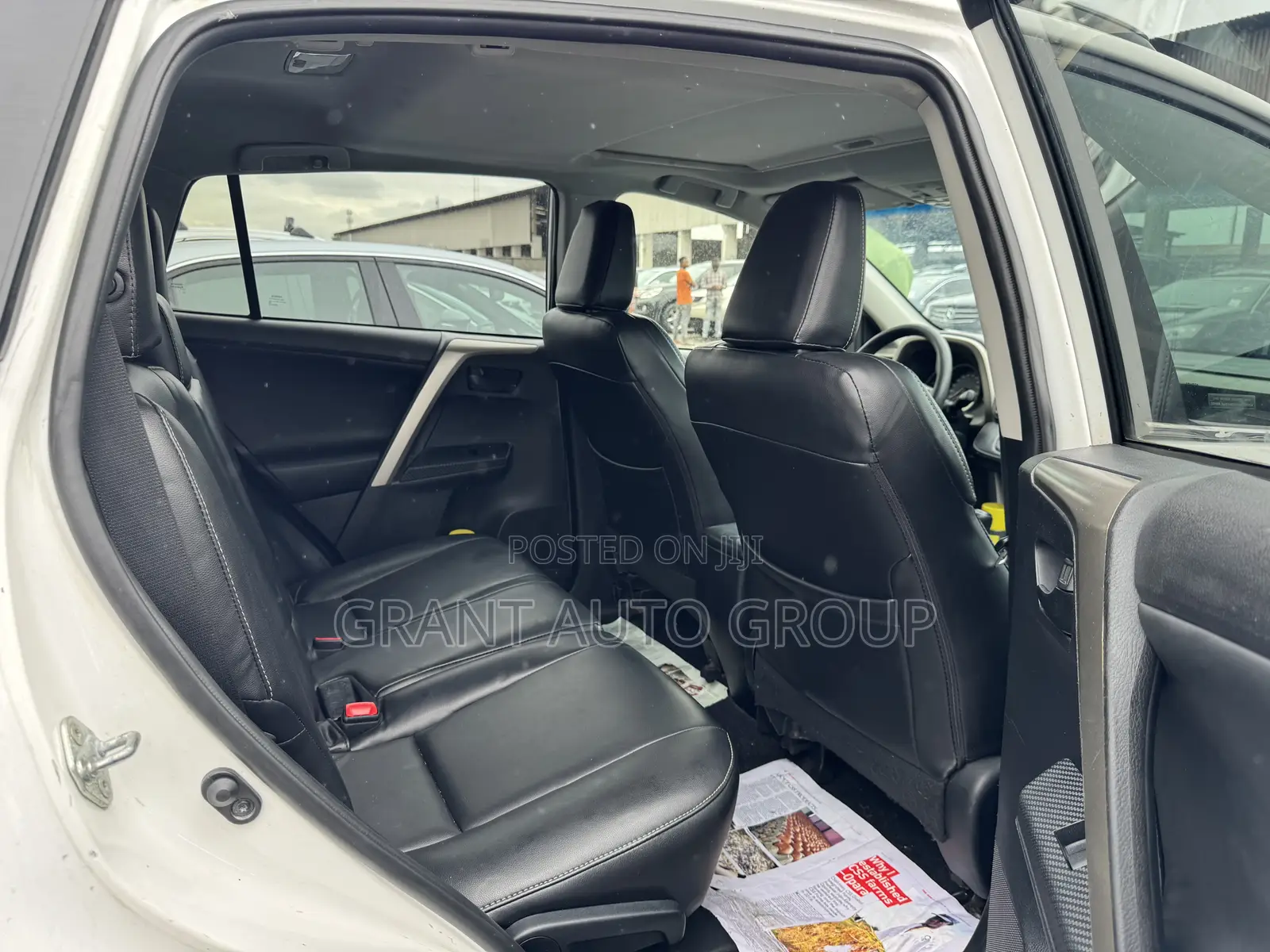 Toyota RAV4 XLE AWD (2.5L 4cyl 6A) 2013 White