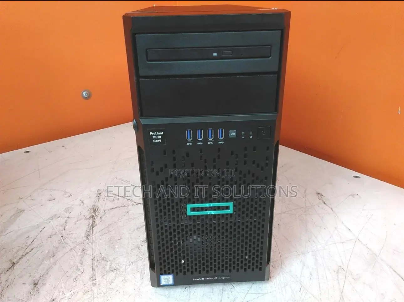 Server HP ProLiant ML 8GB Intel Xeon HDD 1T