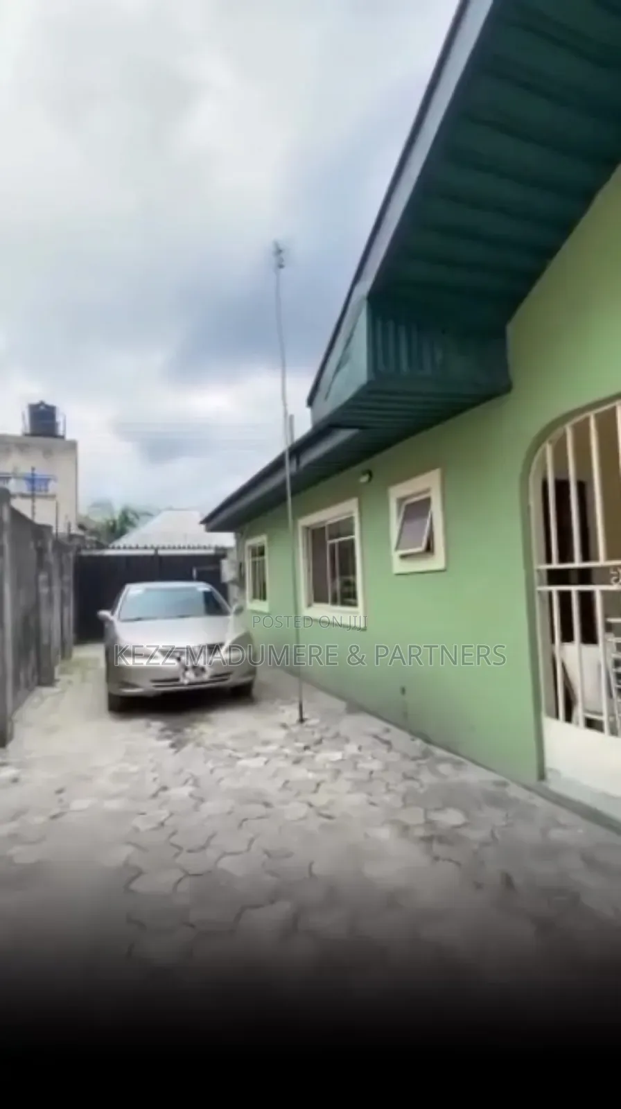 6bdrm Block of Flats in Queens Park Estate for sale