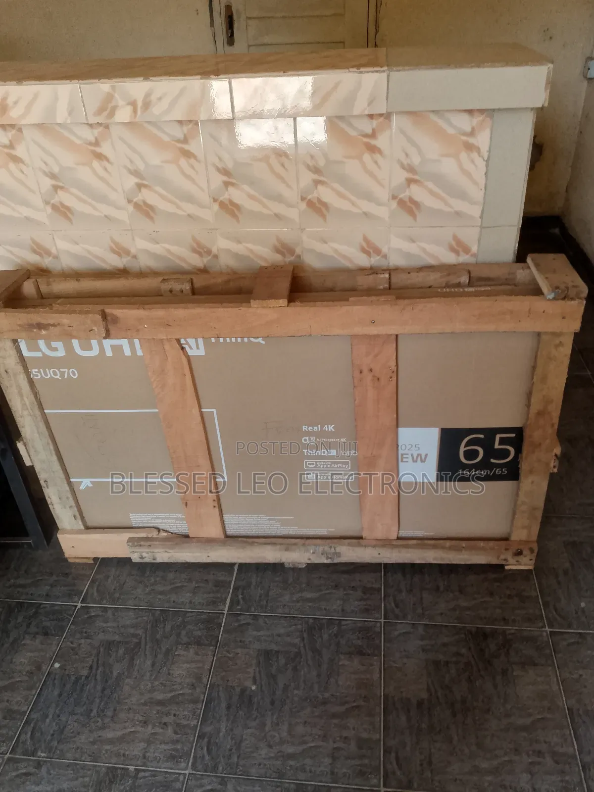 65 Inches Auto Magnet Television Tooth
