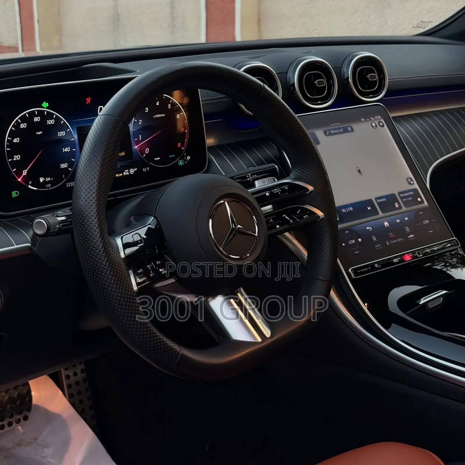 Mercedes-Benz C300 2024 Gray