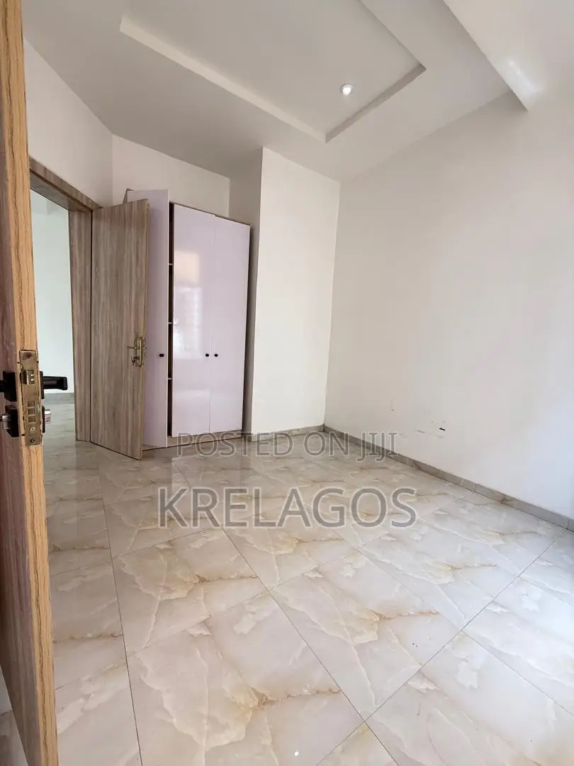 2bdrm Apartment in Chevron for sale
