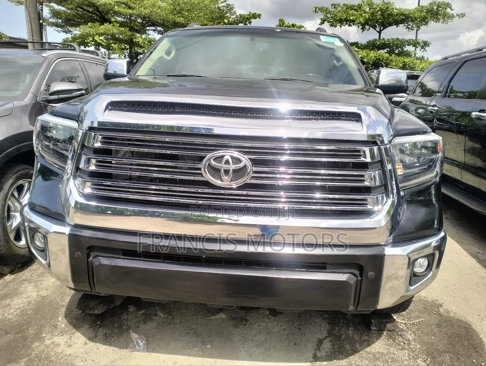 Toyota Sequoia Platinum 4dr SUV 4WD (5.7L 8cyl 6A) 2017 Black