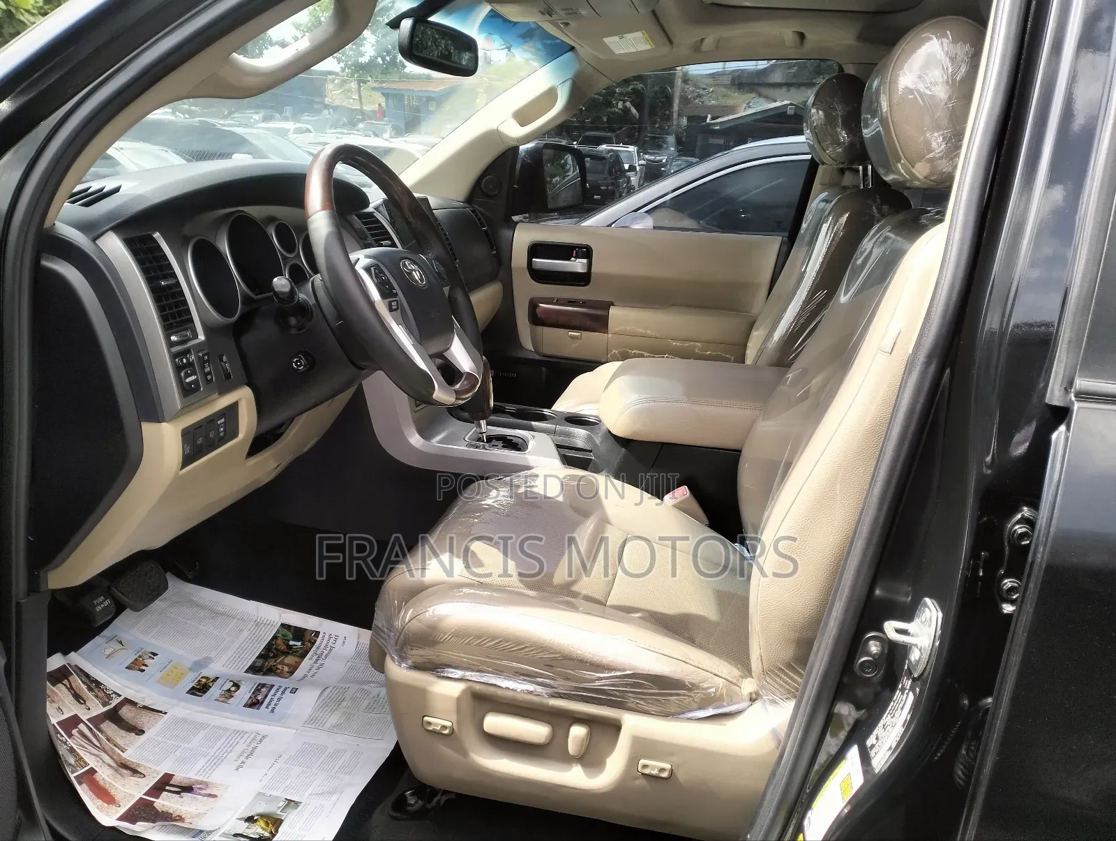 Toyota Sequoia Platinum 4dr SUV 4WD (5.7L 8cyl 6A) 2017 Black