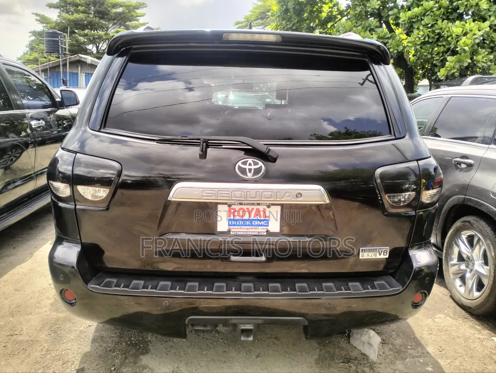 Toyota Sequoia Platinum 4dr SUV 4WD (5.7L 8cyl 6A) 2017 Black