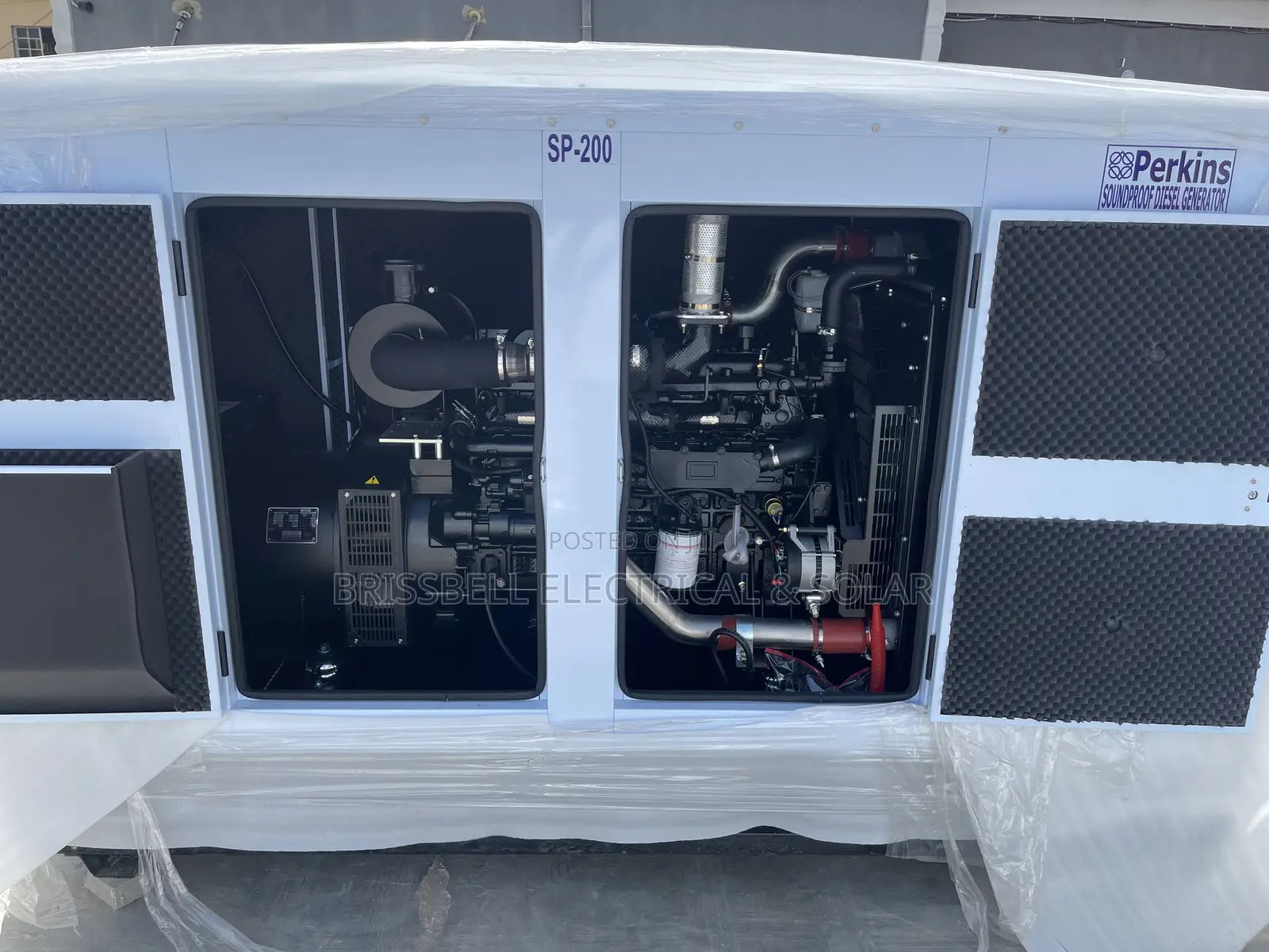 Heavy-duty England Perkins Soundproof Diesel Generator200kva