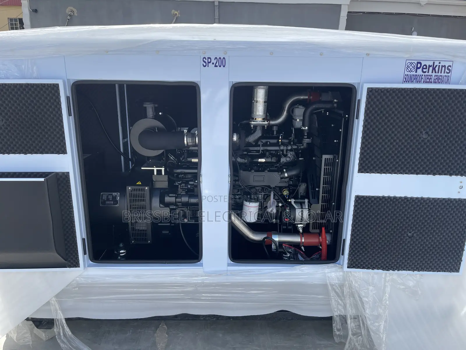 Heavy-duty England Perkins Soundproof Diesel Generator200kva