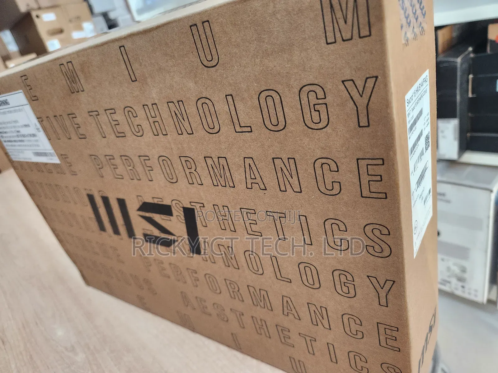 New Laptop MSI MSI Sword 17 16GB Intel Core I9 SSD 1T
