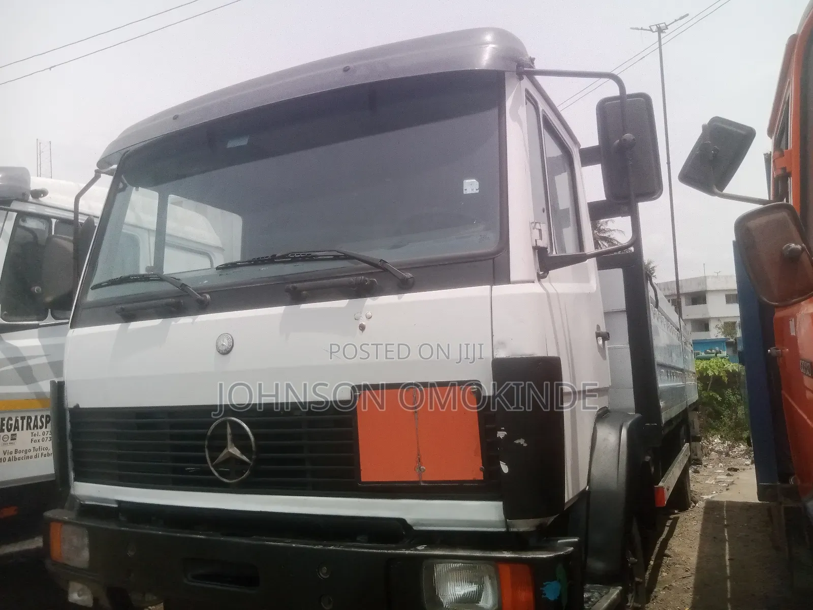 814 Bucket Truck