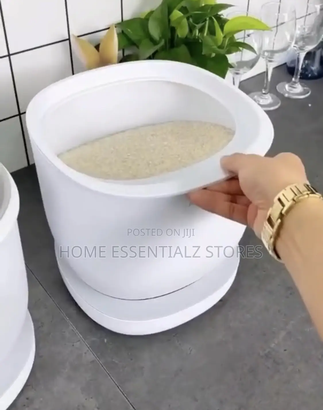 Flipping Grain Rice Bucket