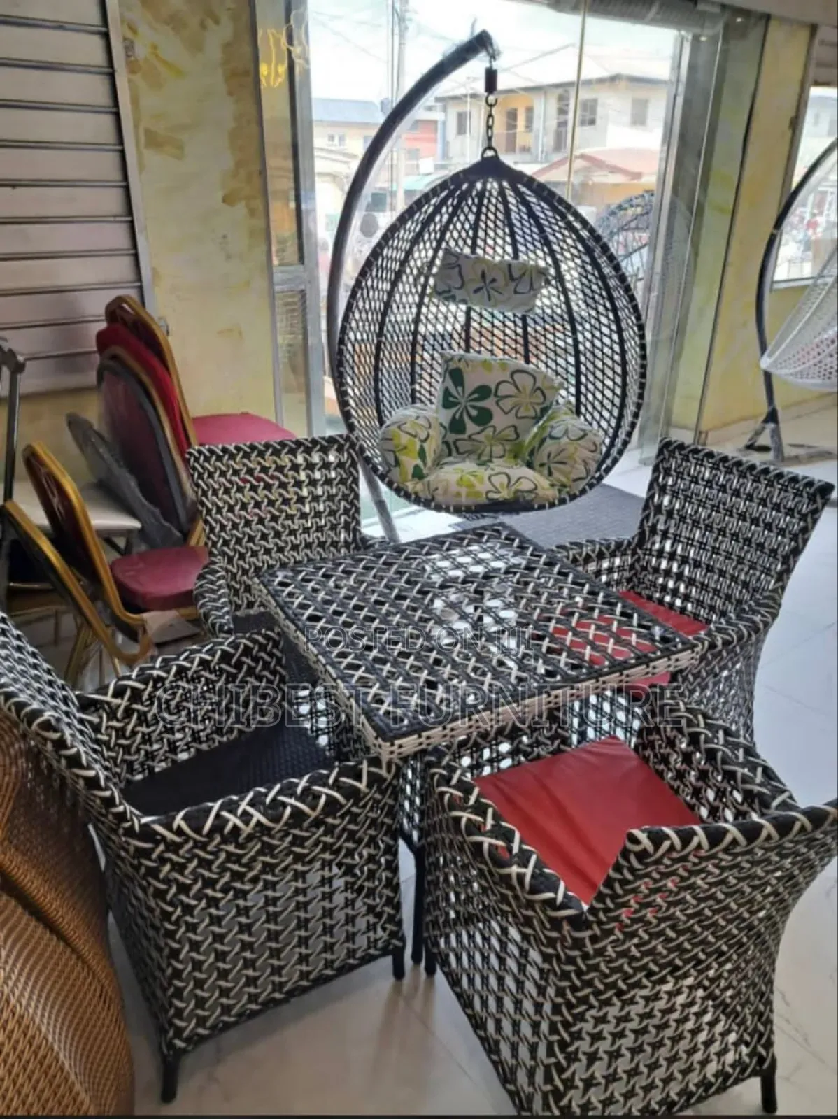 Luxury Outdoor Table With Its Chairs.