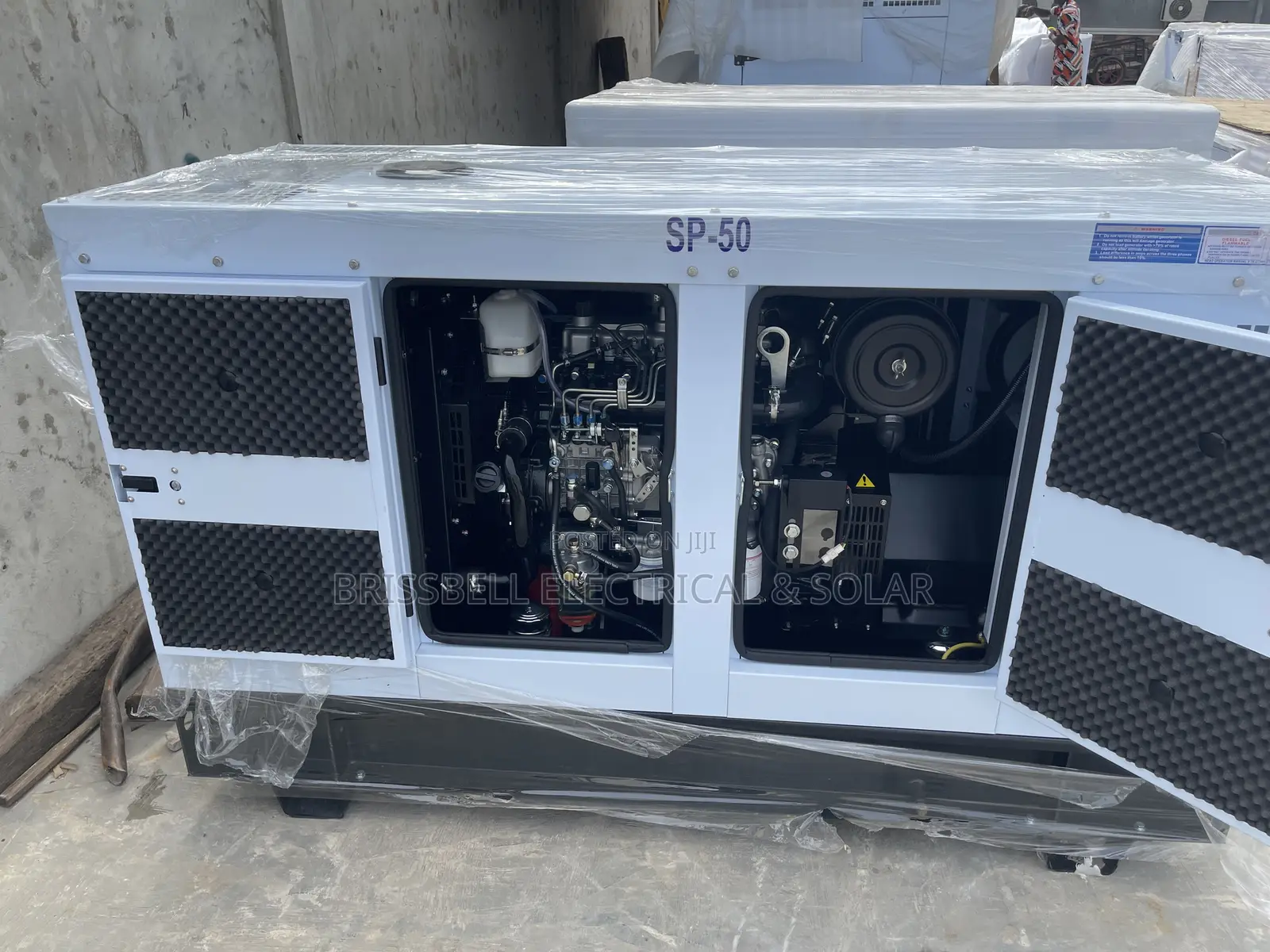 Heavy-duty England Perkins Soundproof Diesel Generator 50kva