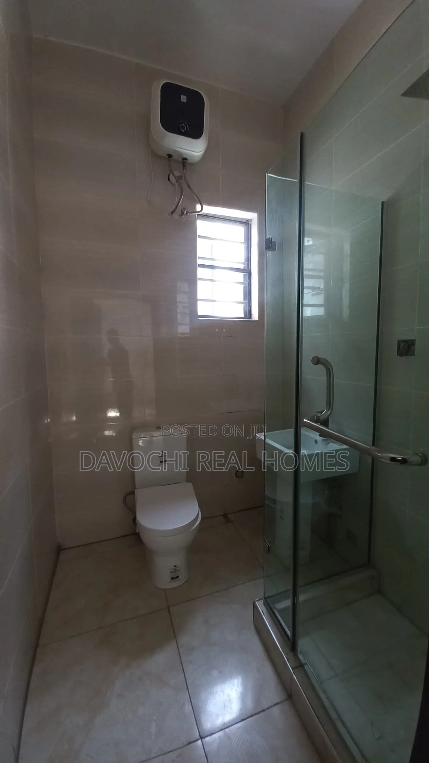 1bdrm Apartment in Orchid Road., Lekki Phase 2 for rent