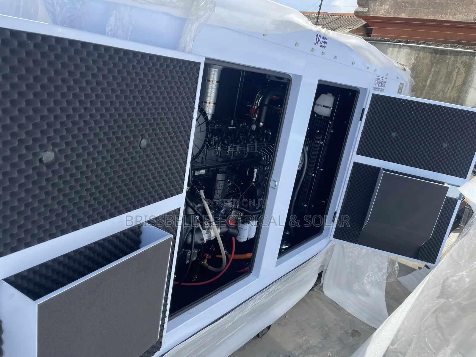Heavy-duty England Perkins Soundproof Diesel Generator250kva