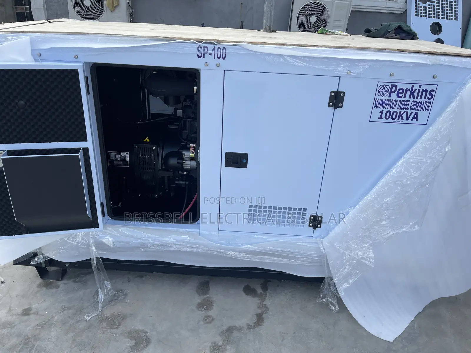 Heavy-duty England Perkins Soundproof Diesel Generator100kva