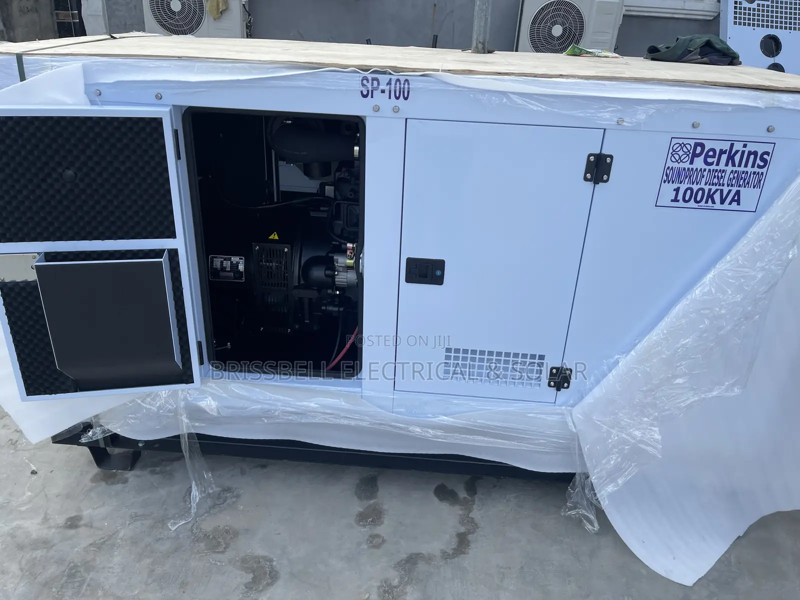Heavy-duty England Perkins Soundproof Diesel Generator100kva
