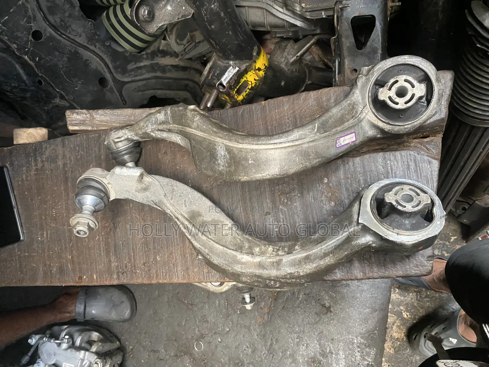 Lower Arm Jeep Cherokee 2022