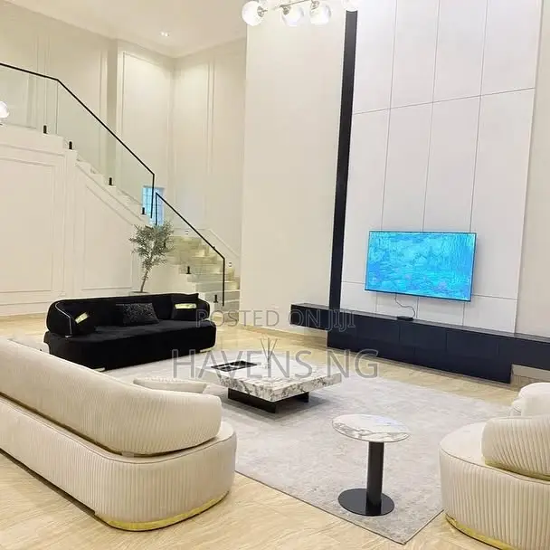 Luxury 4-bedroom Penthouse | Short Stay