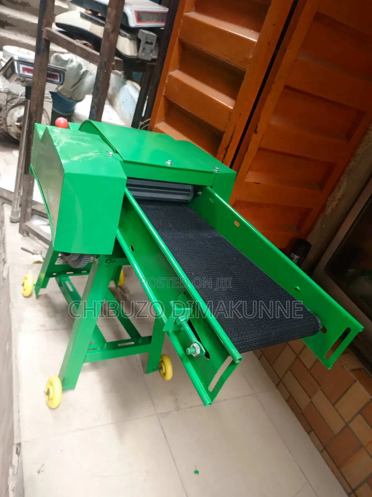Chaff Cutter With Conveyor