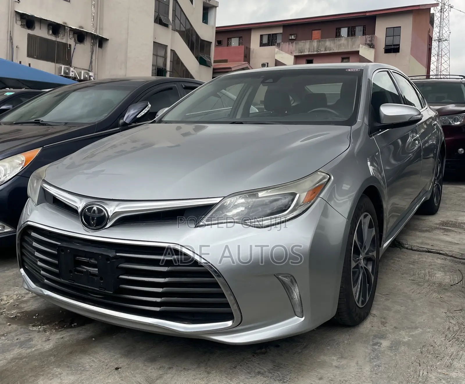 Toyota Avalon XLE Sedan FWD (3.5L 6cyl 6A) 2017 Silver