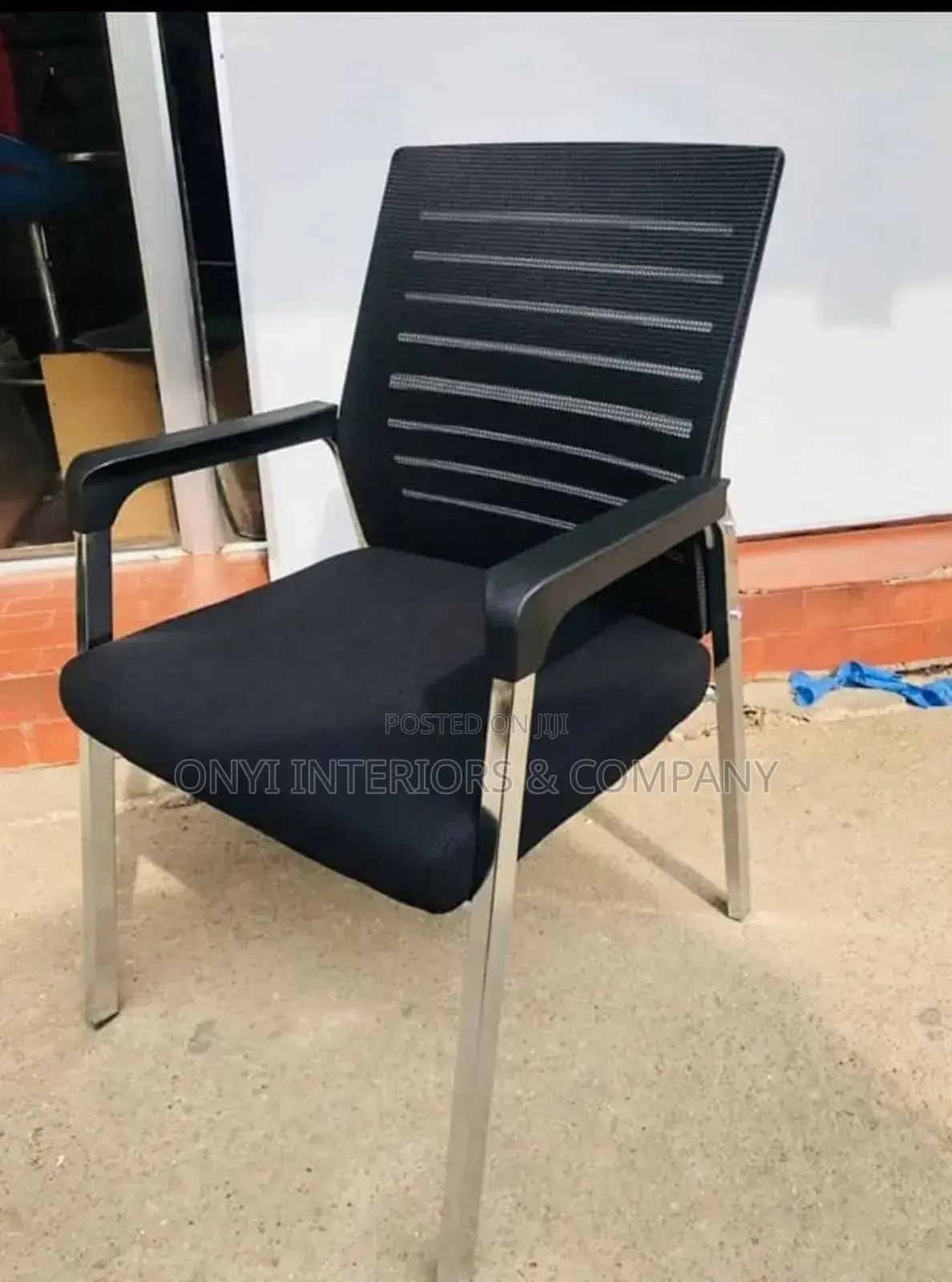Elegant Visitor's Chair