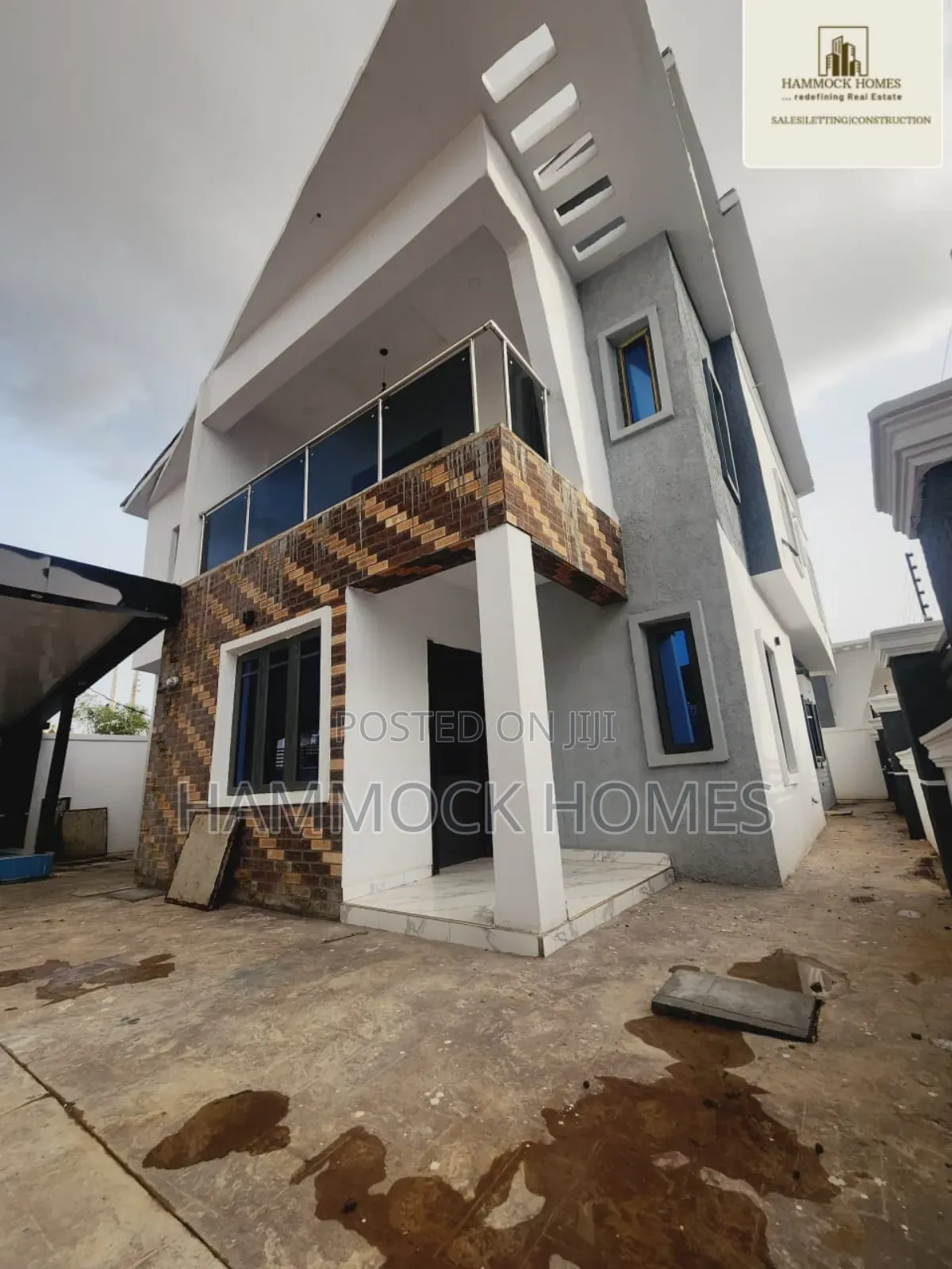 4bdrm Duplex in Oluyole Estate for sale