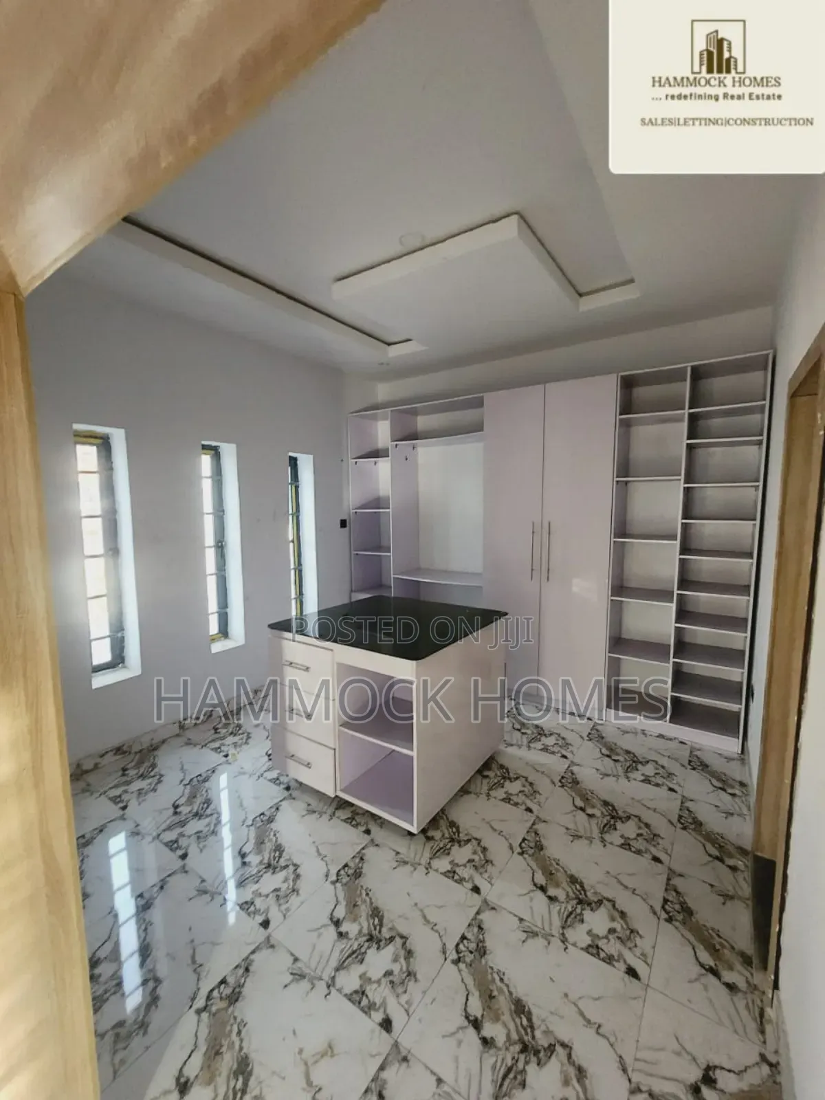 4bdrm Duplex in Oluyole Estate for sale