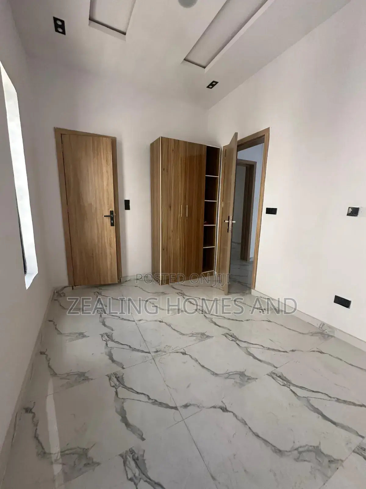 5bdrm Duplex in Lekki Ajah Estate for sale