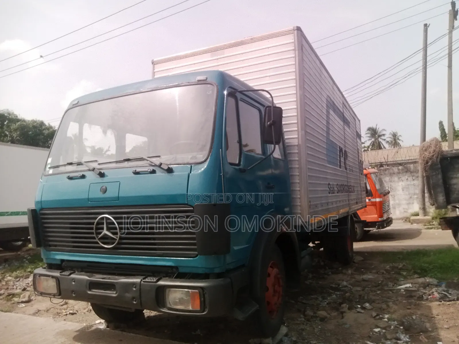 Mercedes Benz 1127